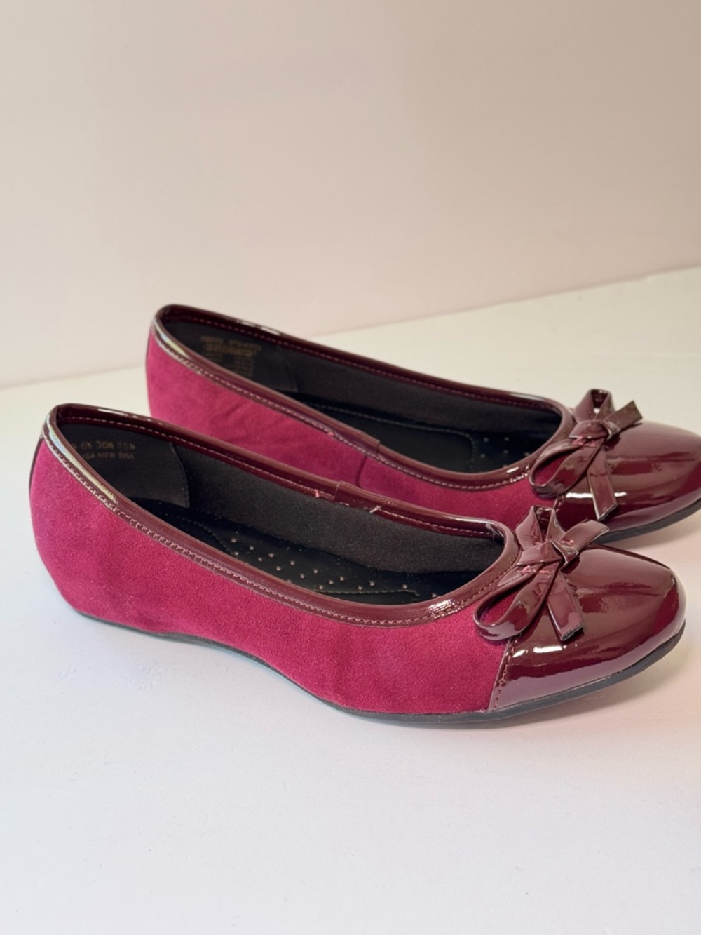 Women's Burgundy Ballet Flats with Bow size 6.5